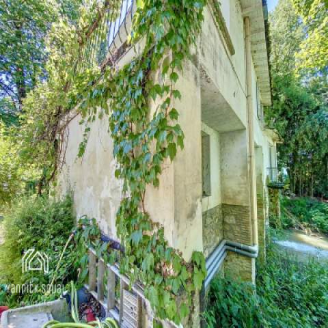 Ancien Moulin à Eau à rénover 180m2 + dépendance