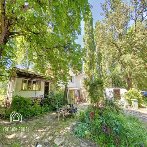 Ancien Moulin à Eau à rénover 180m2 + dépendance